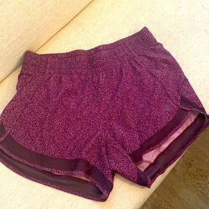 Athleta Printed Mesh Racer Run Shorts 4”. Size S